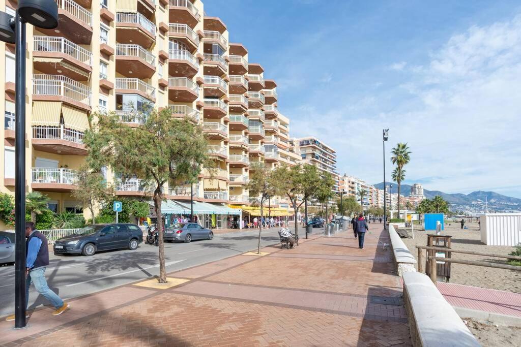 Tgh/ Fuengirola Frente Al Mar Apartment Luaran gambar